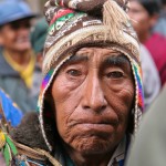 Em manifestação na Praça Murillo, centro do poder em La Paz, bolivianos pediam a saída do administrador de uma pequena região que estava no cargo há mais de 8 anos.